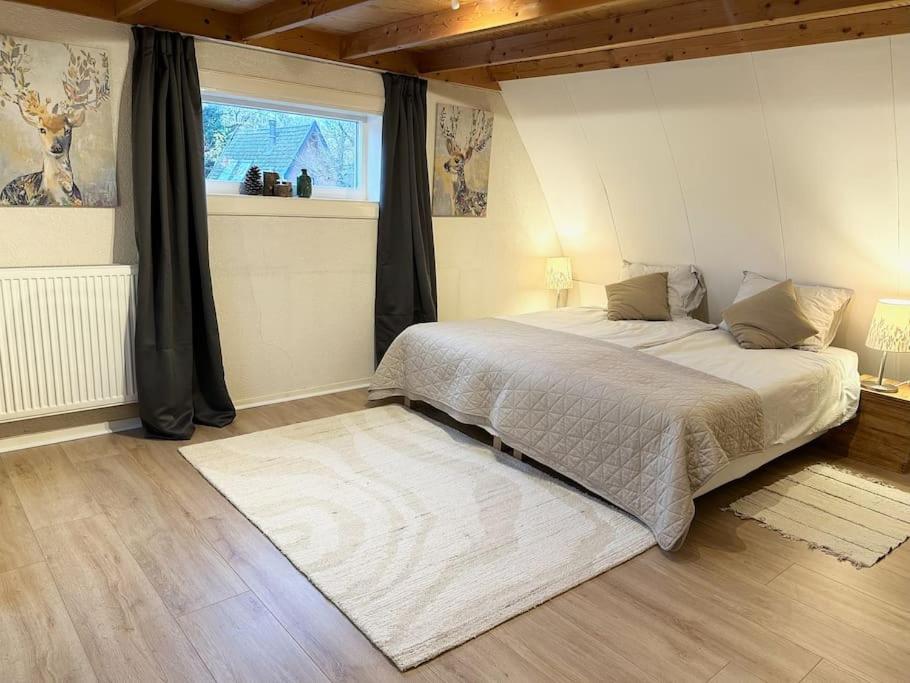 Charming Villa,central Location,train And Bus Nearby Сasa de vacaciones